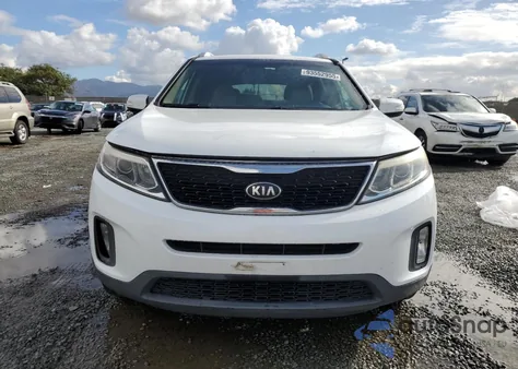 2014 Kia Sorento Lx z USA, uszkodzony, nr VIN 5XYKTCA69EG528416
